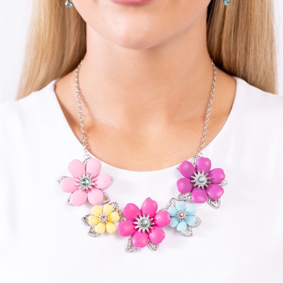 Well-Mannered Whimsy Necklace - Picture 1 of 2